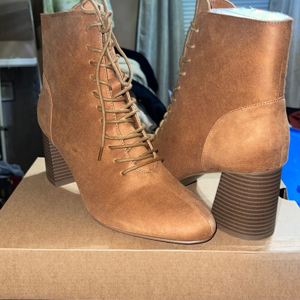 Tan Lace Ups🔥🔥